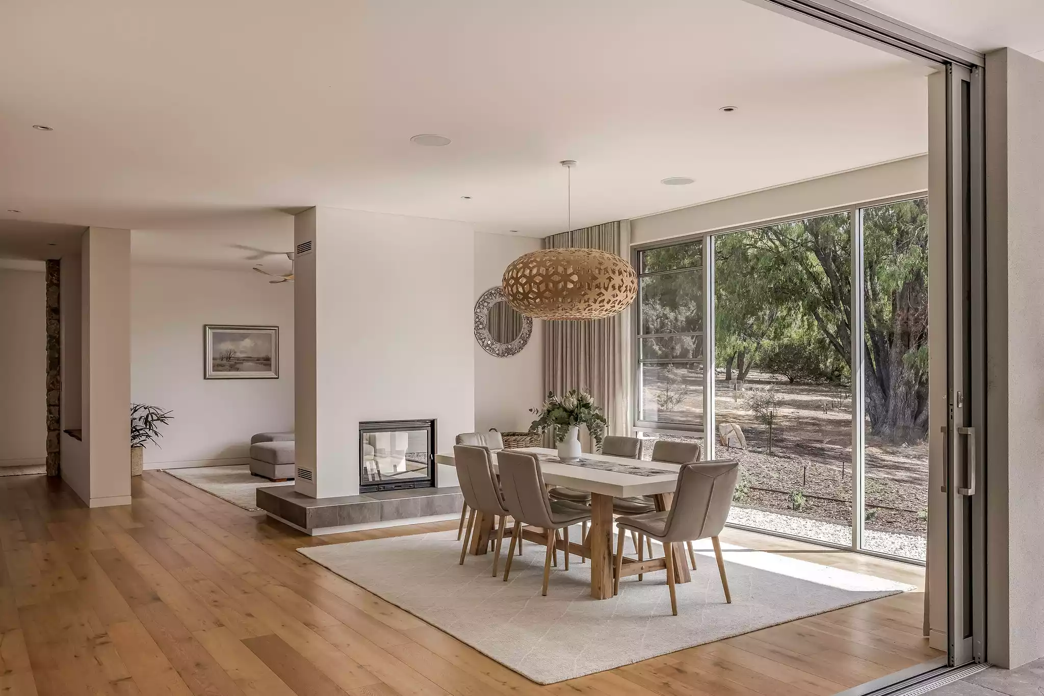 Studium_Endicott153_Dining-3